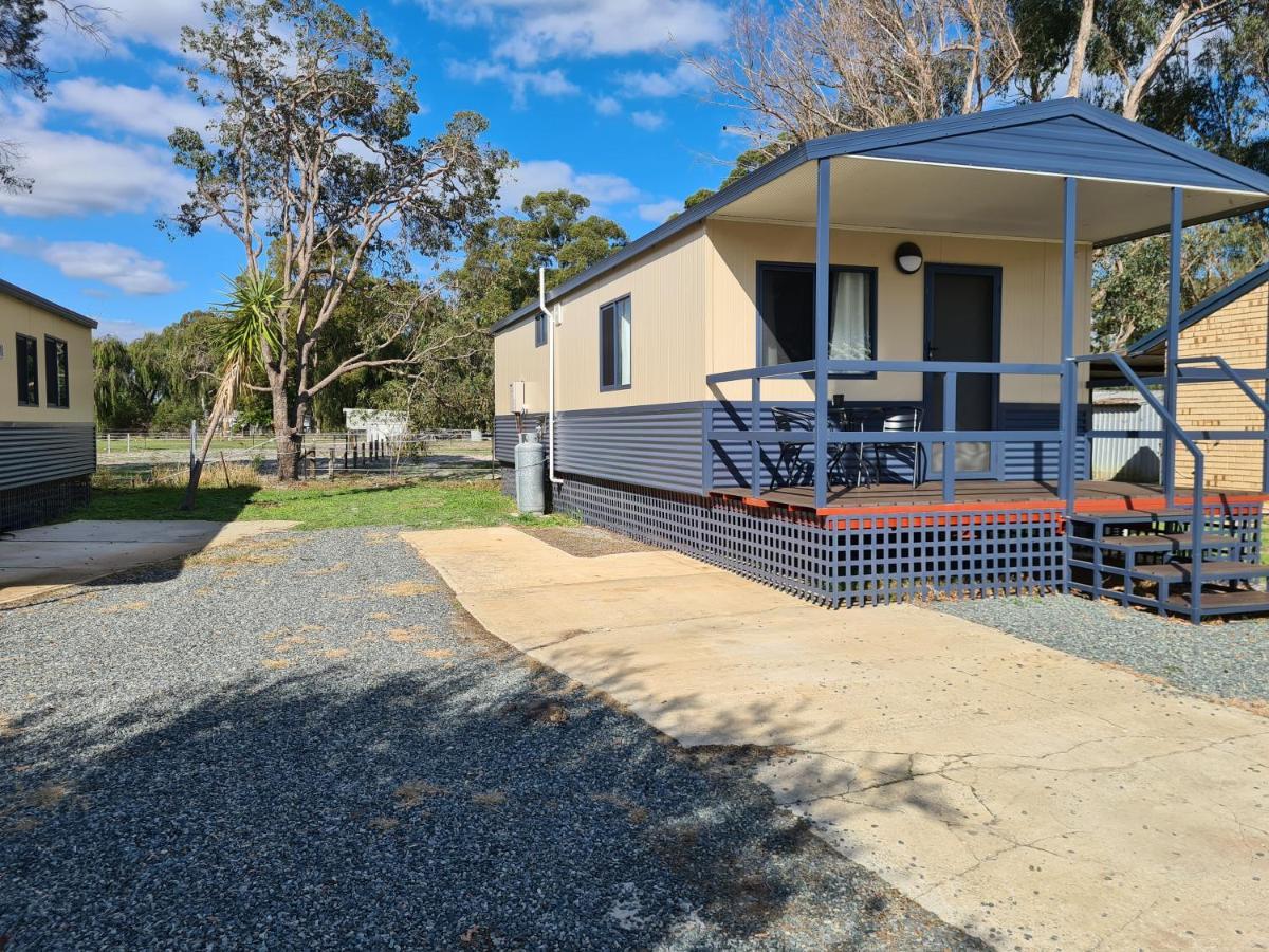 Pinjarra Caravan Park&Cabins Bagian luar foto