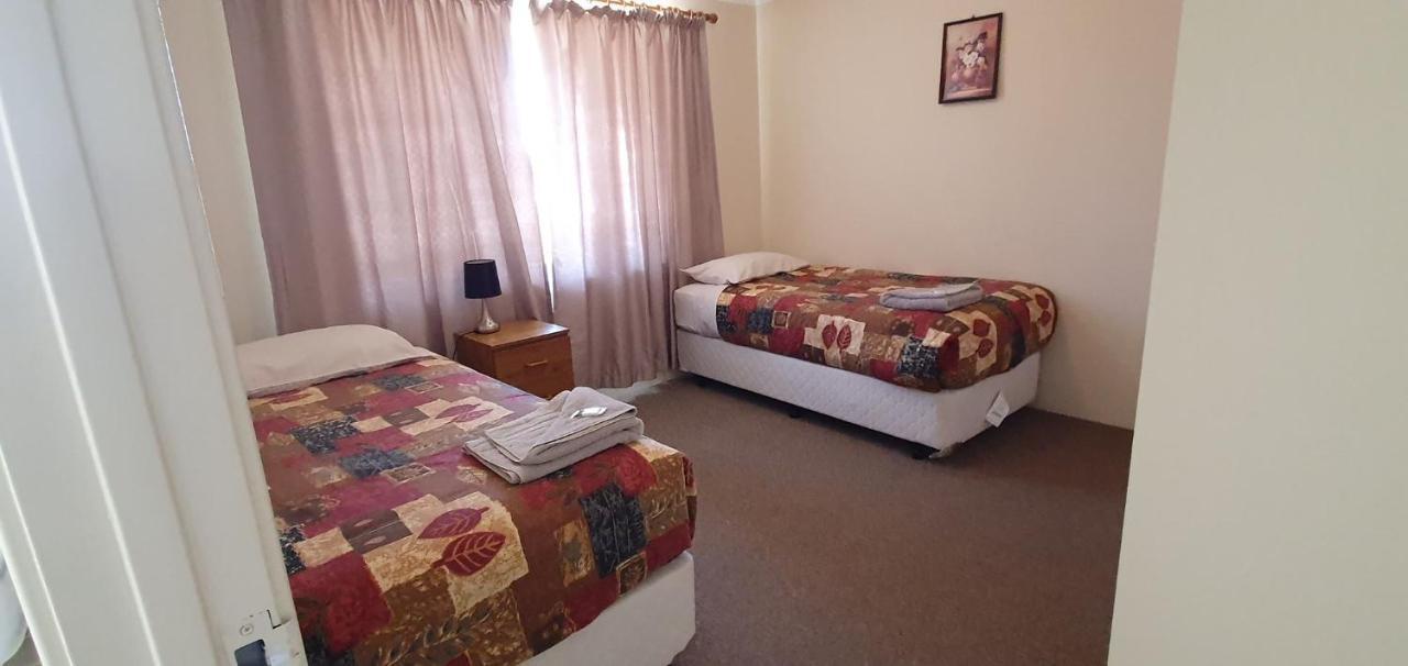 Pinjarra Caravan Park&Cabins Bagian luar foto