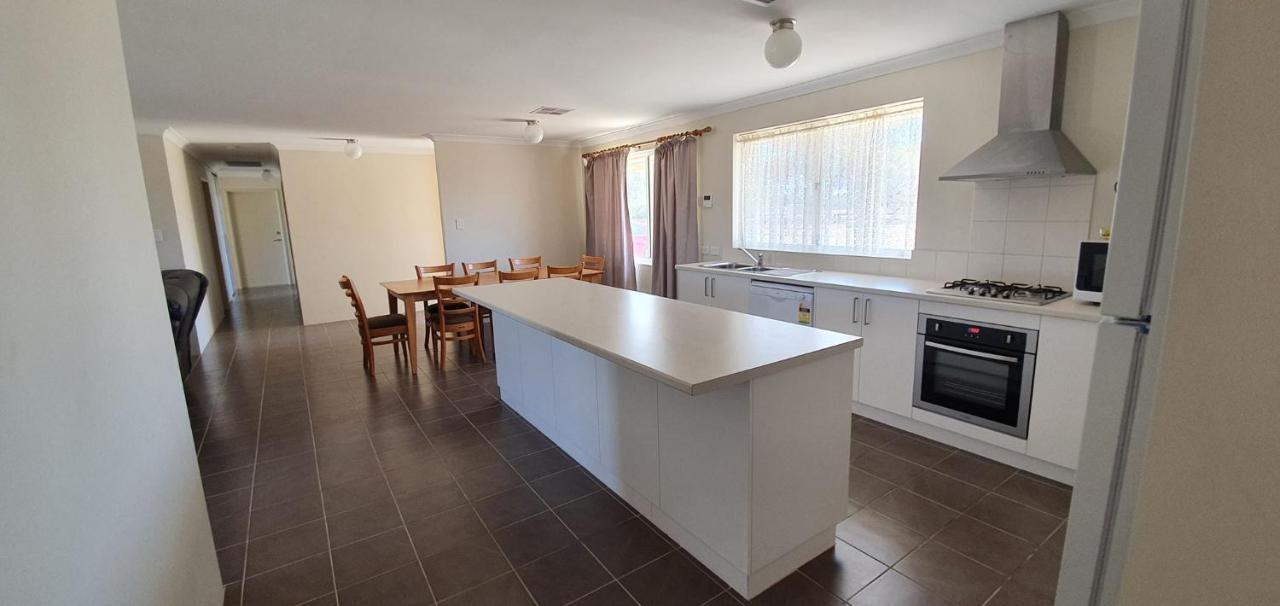 Pinjarra Caravan Park&Cabins Bagian luar foto