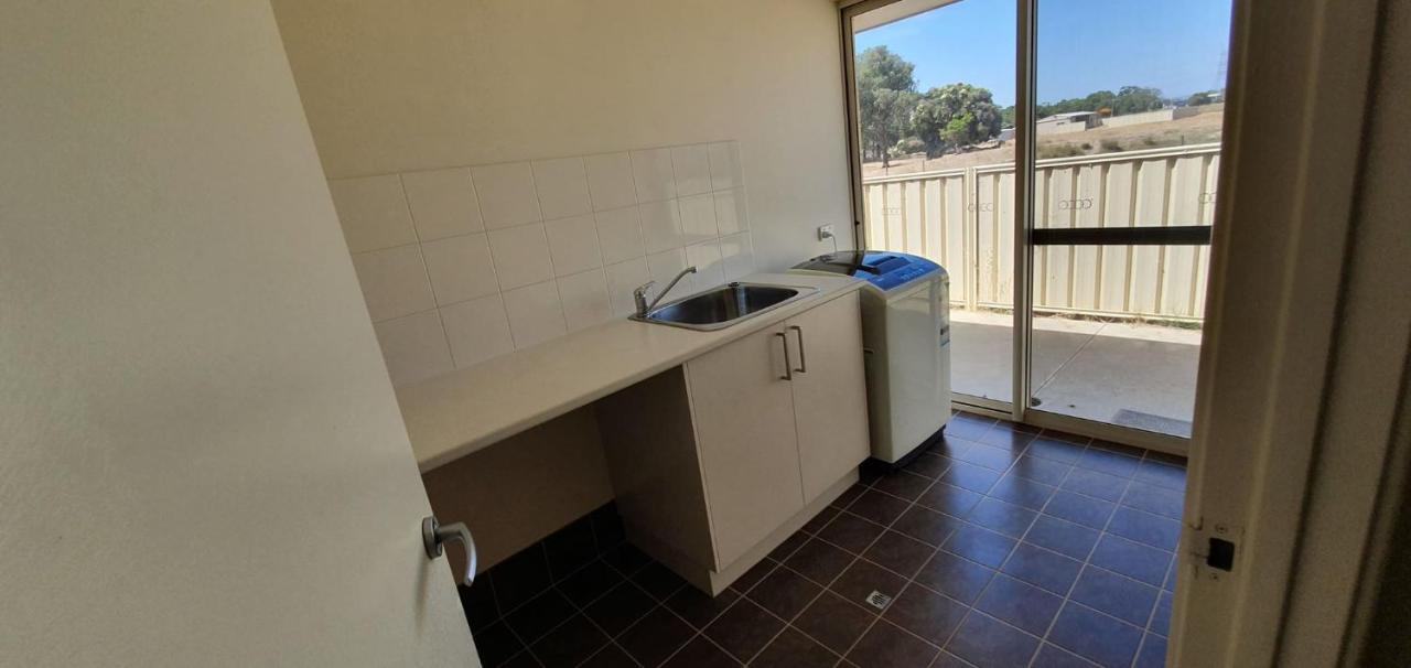 Pinjarra Caravan Park&Cabins Bagian luar foto