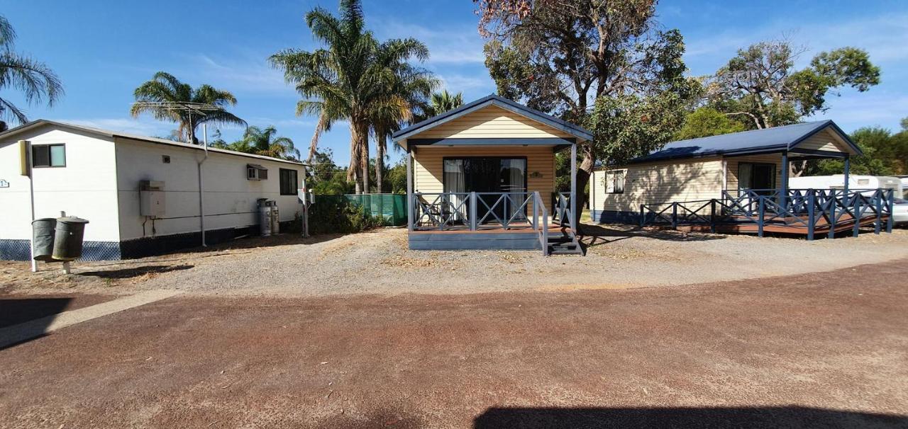 Pinjarra Caravan Park&Cabins Bagian luar foto